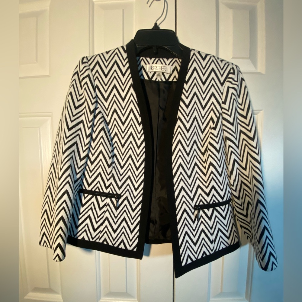Kasper Black and White Chevron Trimmed Open-Front Blazer